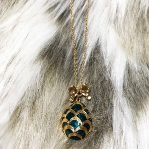 Vintage 80's Avon Egg w/ Bow Pendant Necklace